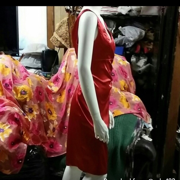 Red satin party dress - Picture 2 of 2